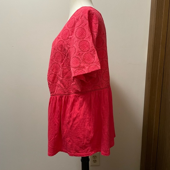 Crown & Ivy Top - Picture 2 of 5